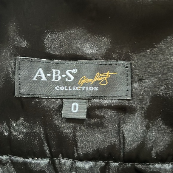 Black one shoulder dress, size 0 - Picture 2 of 4